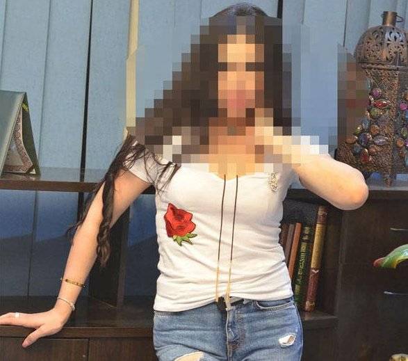 فنانة عربية تتبرع بفساتينها الثمينة.. من هي؟