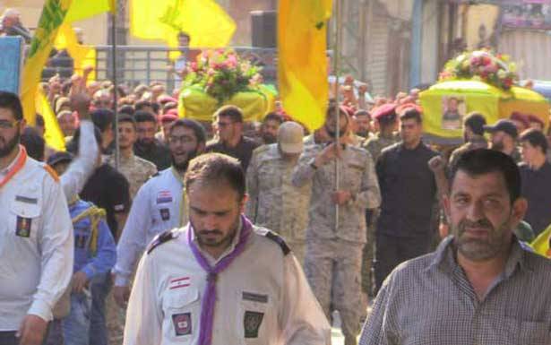 ...المقاومة شيّعت الشهداء الفن وياغي وعباس في بعلبك
شيع حزب الله وأهالي بلدة الخريبة والجوار الشهيد المجاهد حسين عبد الرحيم الفن.