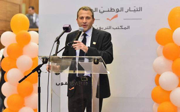 رعى عشاء وشارك في «رحلة مشي» في كسروان
باسيل : دفنّا قانون الستّين وأنهينا الفراغ
ودعسنا التمديد وهذا انتصار للوطني الحرّ