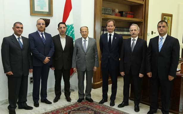 تلقّى دعوة لوضع حجر الأساس لمعهد البحوث الصناعيّة
عون اطلع من الحاج حسن على مشروع
تشييد المدن الصناعيّة والتقى سلامة