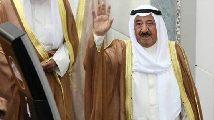 أمير الكويت يصل إلى جدة للقاء الملك سلمان