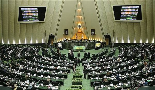 شاهد لحظة إطلاق النار على البرلمان الإيراني