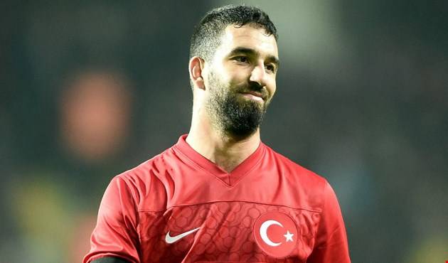 بعد طرده من المنتخب .. توران يعتزل اللعب دولياً
