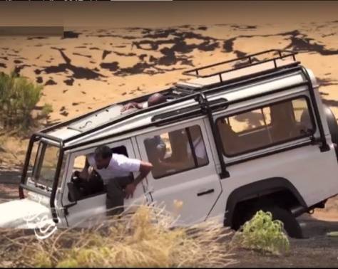 فيديو مدهش من كواليس "رامز تحت الارض".. هكذا تغرق السيارة بالنجوم!