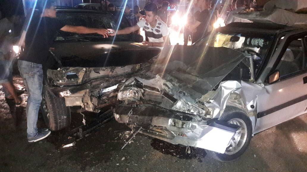 بالصور: اصطدمت السيارتان.. فسقط 3 جرحى!