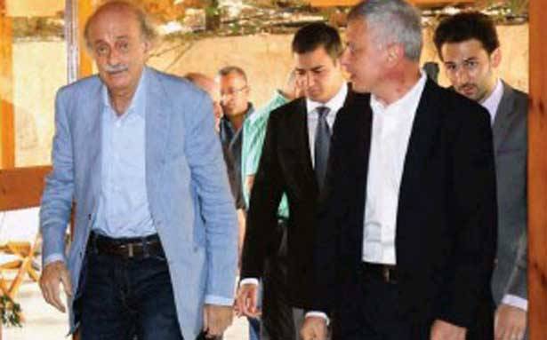جنبلاط لم يعد يشعر بـ«الخطر الوجودي» وفرنجيه يجهز للمعركة