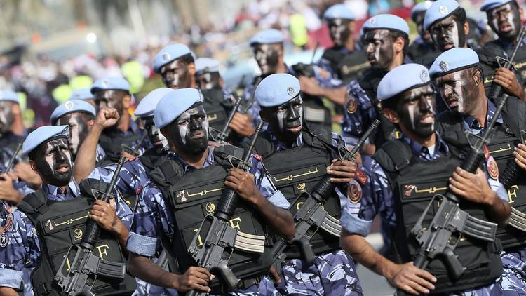 آل ثاني يتحدث عن القوات الباكستانية إلى قطر ومصير صفقات الأسلحة مع واشنطن