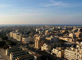 مصادر ليبية: نجاة رئيس بلدية بنغازي عبد الرحمن العبار من محاولة اغتيال خلال استهداف موكبه بسيارة مفخخة