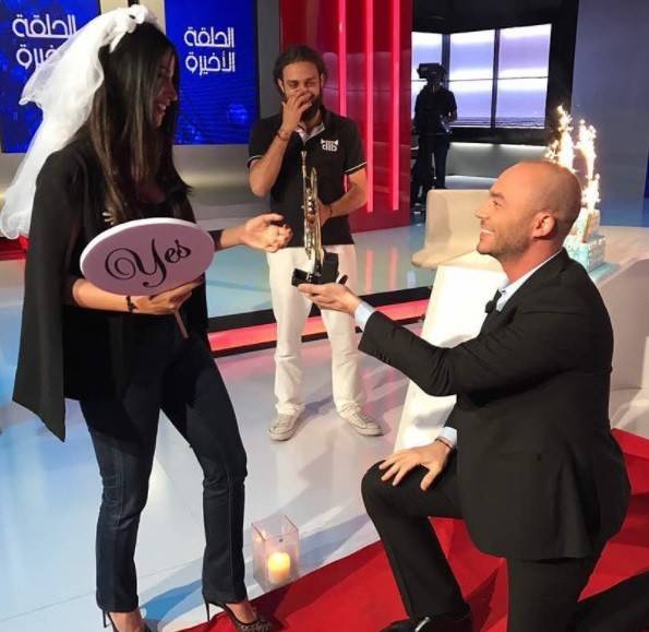 بعدما طلب يدها على الهواء.. صورة جديدة لخطوبة رودولف هلال!