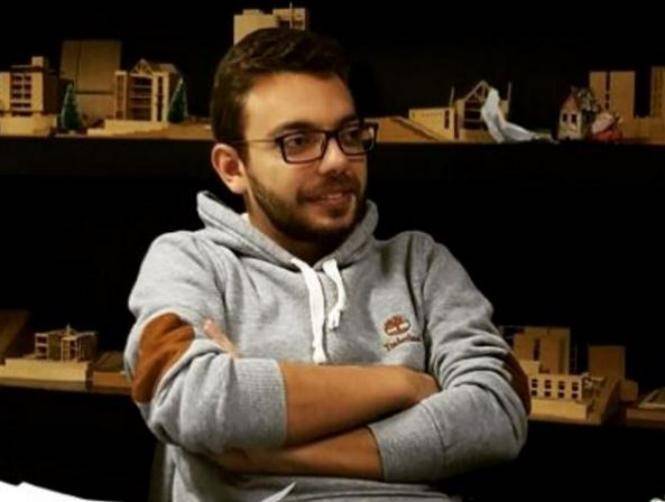 موقف محرج للنائب أثناء التعزية بالحاموش