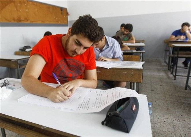 إنسحابات من إمتحانات الثانوية العامة.. والمراقبة «لا تشكيلي بِبكيلك»