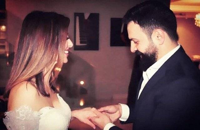 بالفيديو - تيم حسن يغني لزوجته بطريقته الخاصة.. ما رأيكم بصوته؟