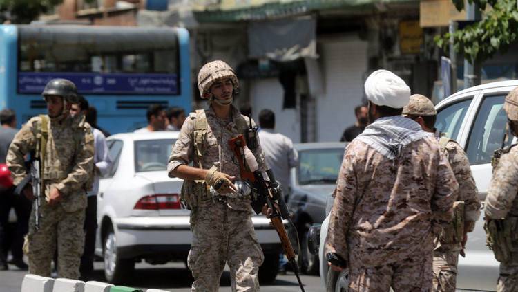 إيران.. القضاء على 4 مسلحين أحدهم أجنبي