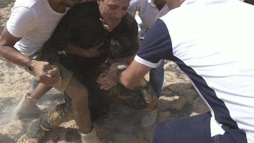 بالفيديو: ظافر العابدين يدخل في عراكٍ عنيف وشرس مع رامز جلال