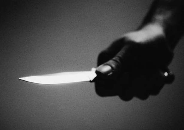 تعرّض لطعنة سكين في الشويفات.. وحالته حرجة