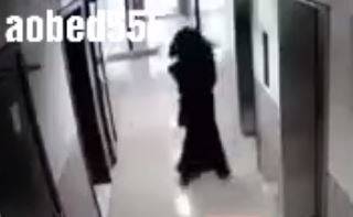 بالفيديو.. تنكَّر بزيِّ إمرأة ليغتصبه ويخنقه!