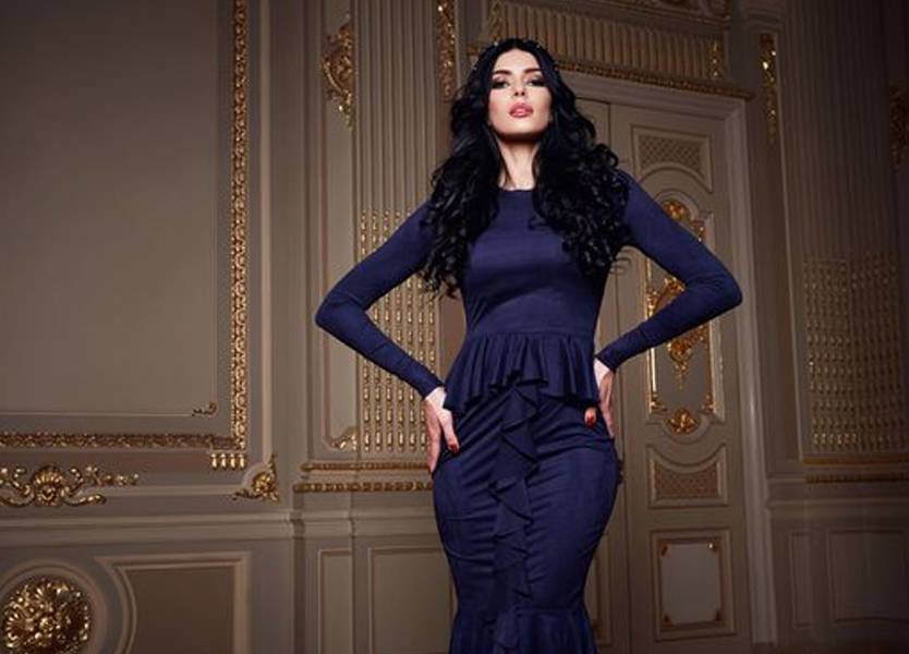 تغار منك ولا تتحمل نجاحك أو رؤيتك سعيدة.. من هي؟