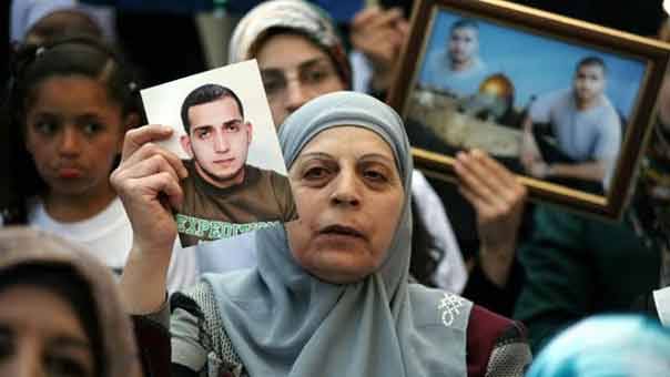 التصويبُ الصهيوني على مخصصات الأسرى والشهداء الفلسطينيين.. وجهٌ آخر لعنصرية الكيان