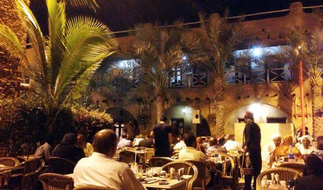نقابة أصحاب المطاعم والمقاهي: للتقيد بالقوانين