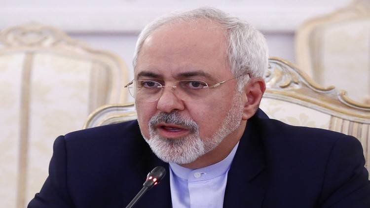 ظریف: إیران ستوفر الحاجيات الإنسانیة اللازمة لقطر