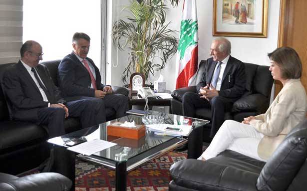 زعيتر بحث ومدير معهد «باري»
دعم مشاريع التنمية الزراعيّة
