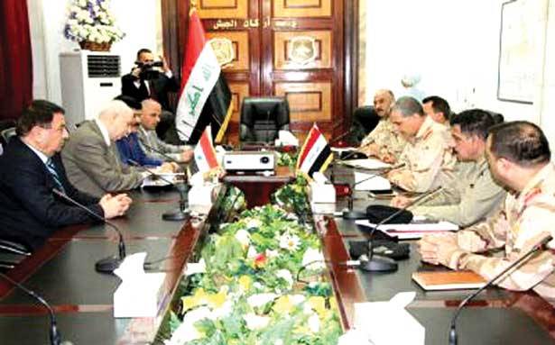 قيادتا الجيشين العراقي والسوري بحثا امن الحدود