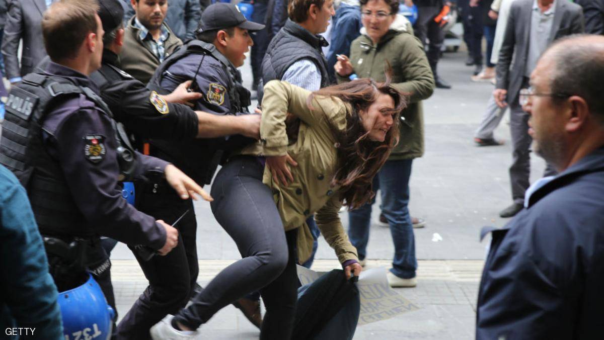 محتجان على سياسات أردوغان يقتربان من الموت