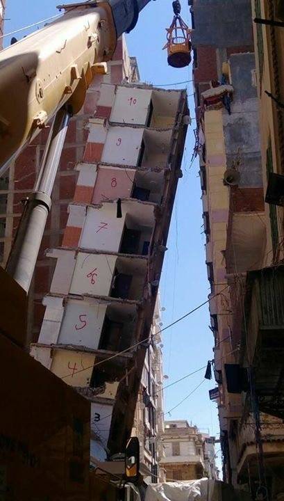 مصر.. ماذا حدث لعقار الإسكندرية المائل؟