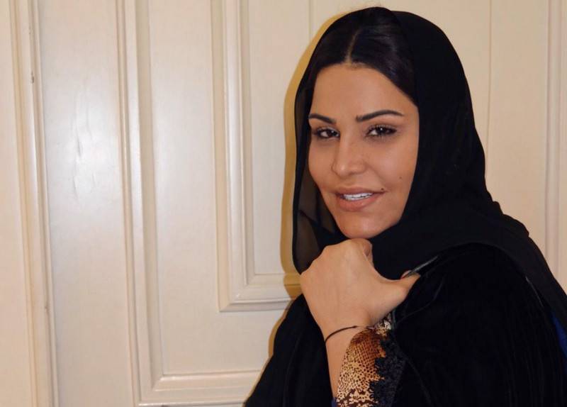 بينهم لبنانية.. مشاهير ينشرون صورهم من داخل الحرم المكي!