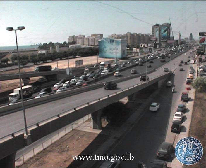 حركة_المرور كثيفة من #النقاش باتجاه #انطلياس وصولا الى #الزلقا