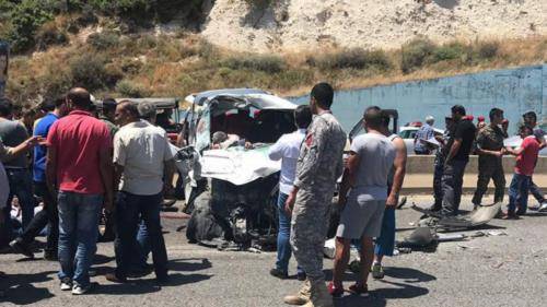 بالصور..حادث سير مروع على اوتوستراد البترون و الحصيلة 3 قتلى و عدد من الجرحى