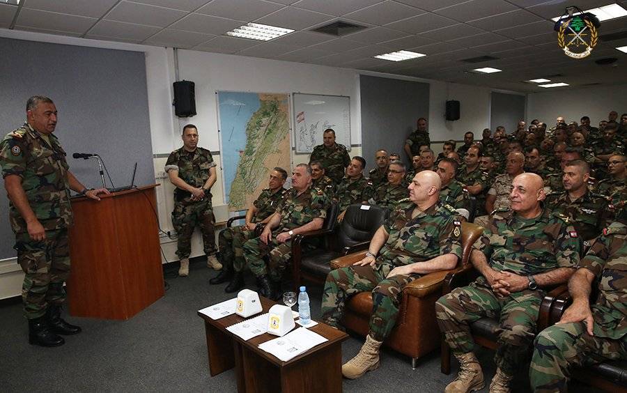 قائد الجيش العماد جوزاف عون تفقد كلية فؤاد شهاب للقيادة والأركان