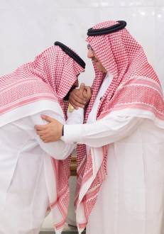 بالفيديو: محمد بن نايف يبايع محمد بن سلمان ولياً للعهد