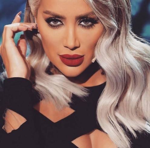 بالصورة: مايا دياب من دون مكياج.. هكذا تستيقظ من النوم!