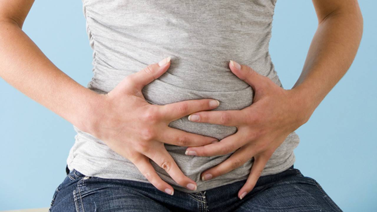 ما أسباب النفخة المُفاجِئة؟