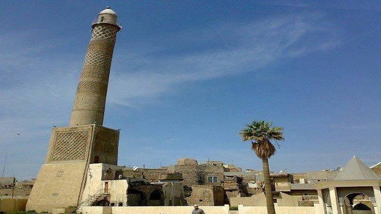 التحالف وداعش يتبادلان الاتهامات حول قصف مسجد " النوري"