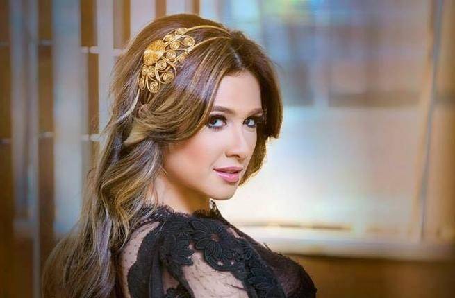 ياسمين عبد العزيز: أنا رقم واحد والأعلى أجراً!