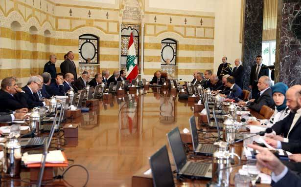 جلسة خاصة لمجلس الوزراء بعد عيد الفطر لبحث الوضع الأمني
عون: لو حُلّت مُشكلة الكهرباء في التسعينات
لانخفض الدين العام الى 42 مليار دولار نهاية الـ 2016