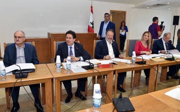 «لجنة المال» أقرّت مُوازنة «الإتصالات»
كنعان: طالبنا بحسابات شركات الخلوي 
وبتقرير مُفصّل عن توزيع أموال البلديّات منها