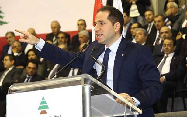 سامي الجميل يعارض على طريقة «الفن للفن»
