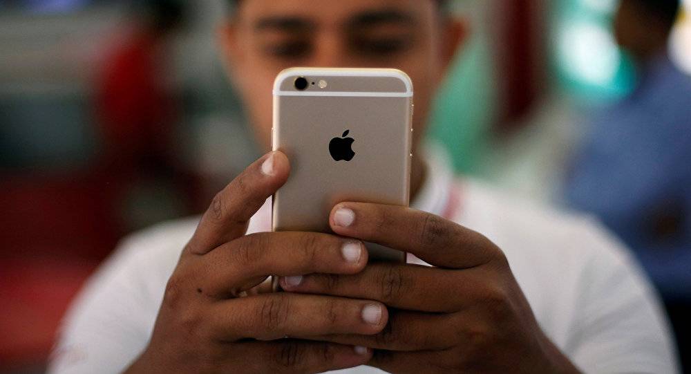 "أبل" تجهز لمنتظري "آيفون 8" مفاجأة مذهلة