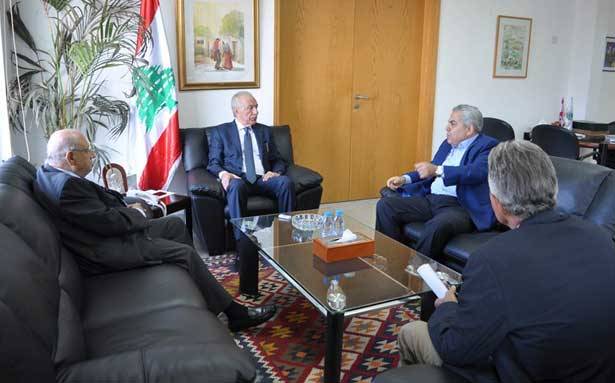 «الزراعة» أعلنت عن تحرّكها الفوري لمعالجة حشرة الصنوبر
زعيتر عرض خطة الوزارة لمكافحة
الأمراض النباتيّة التي تصيب الأحراج
