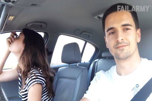 بالفيديو.. هذا ما فعله شاب بحبيبته بسبب وضعها "الماسكرا"!