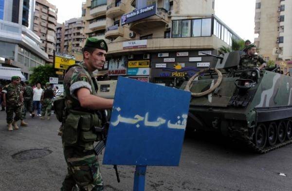 بالتفاصيل.. اشكال بين رئيس بلدية وشبان والجيش يتدخل