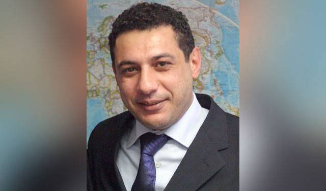 لبناني معتقل في ايران يضرب عن الطعام