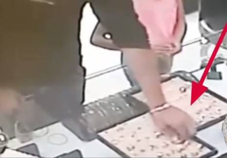 بالفيديو.. شاهدوا كيف ألهى بائع الذهب وسرق خاتمًا في الأشرفية