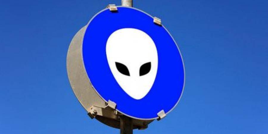 بالفيديو.. شيء ما يحدث في السماء والمخلوقات الفضائية قادمة!