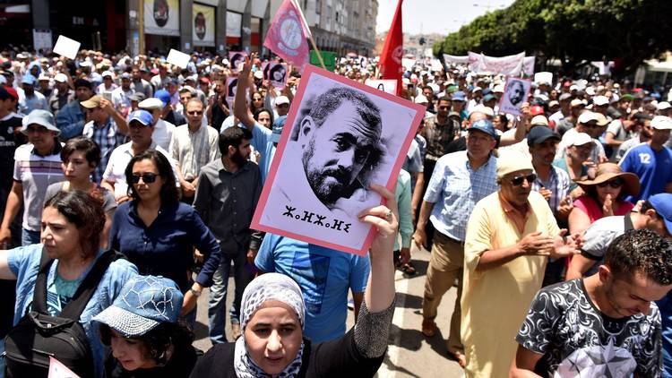 إصابة العشرات باشتباكات بين الأمن ومتظاهرين في المغرب