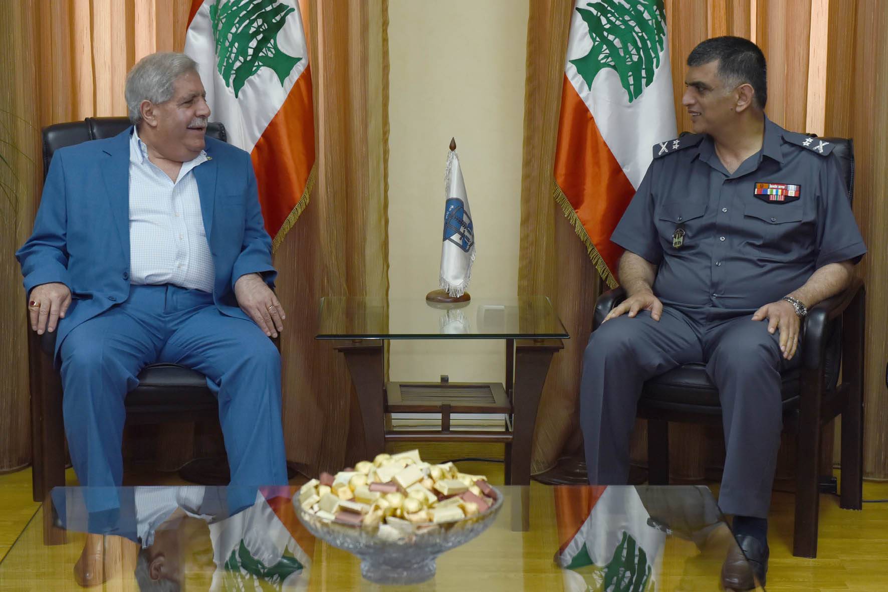 عثمان عرض مع فيصل الداوود الاوضاع