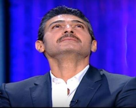بالفيديو- ياسر جلال يبكي بسبب زوجته ماذا حدث؟